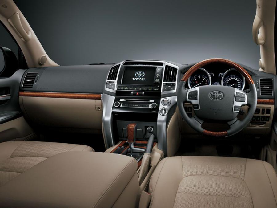  Toyota Land Cruiser 200 VX 2007 года  (ZA) (фото 3 из 19)